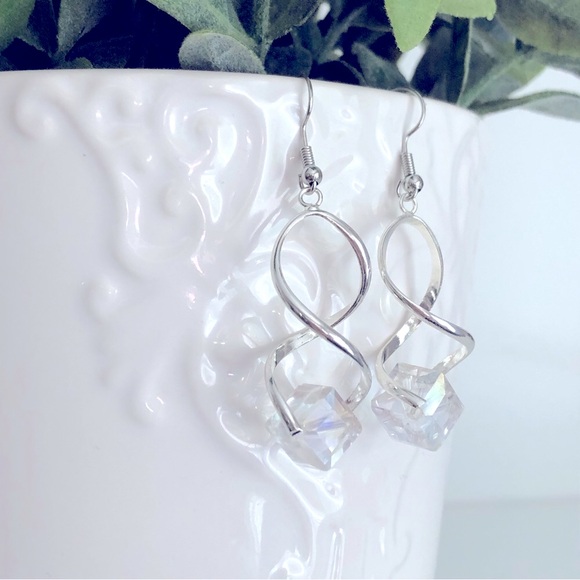 New Dangling Drop Glass Crystal Spiral Helix Twirling Twist Tangled Earrings - Picture 6 of 8
